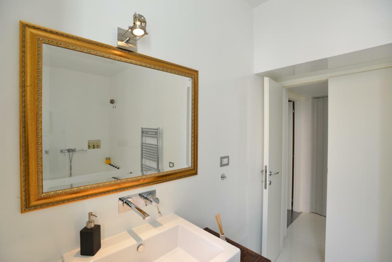 Izzhome Light Apartment